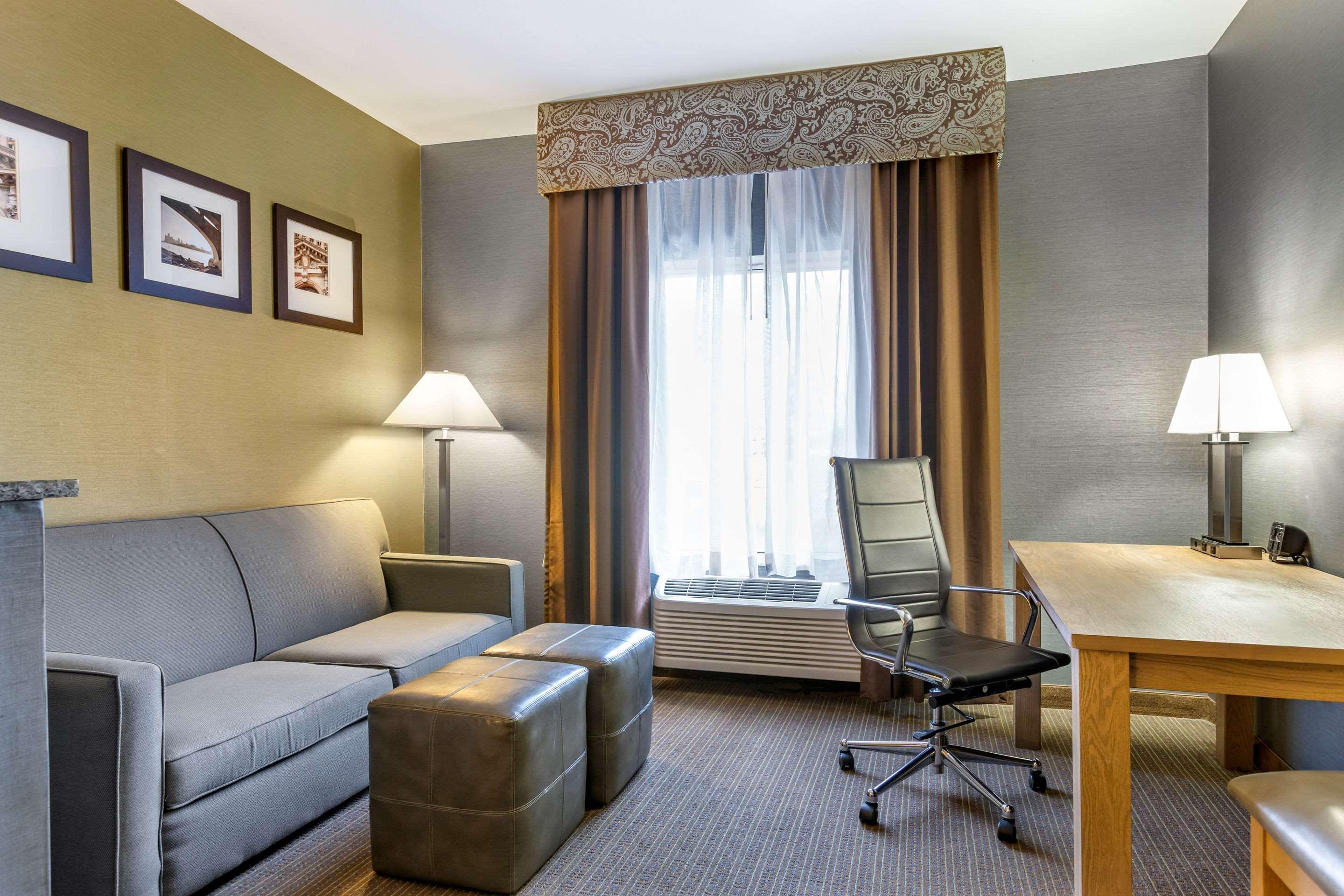 Comfort Suites Southgate-Detroit Esterno foto