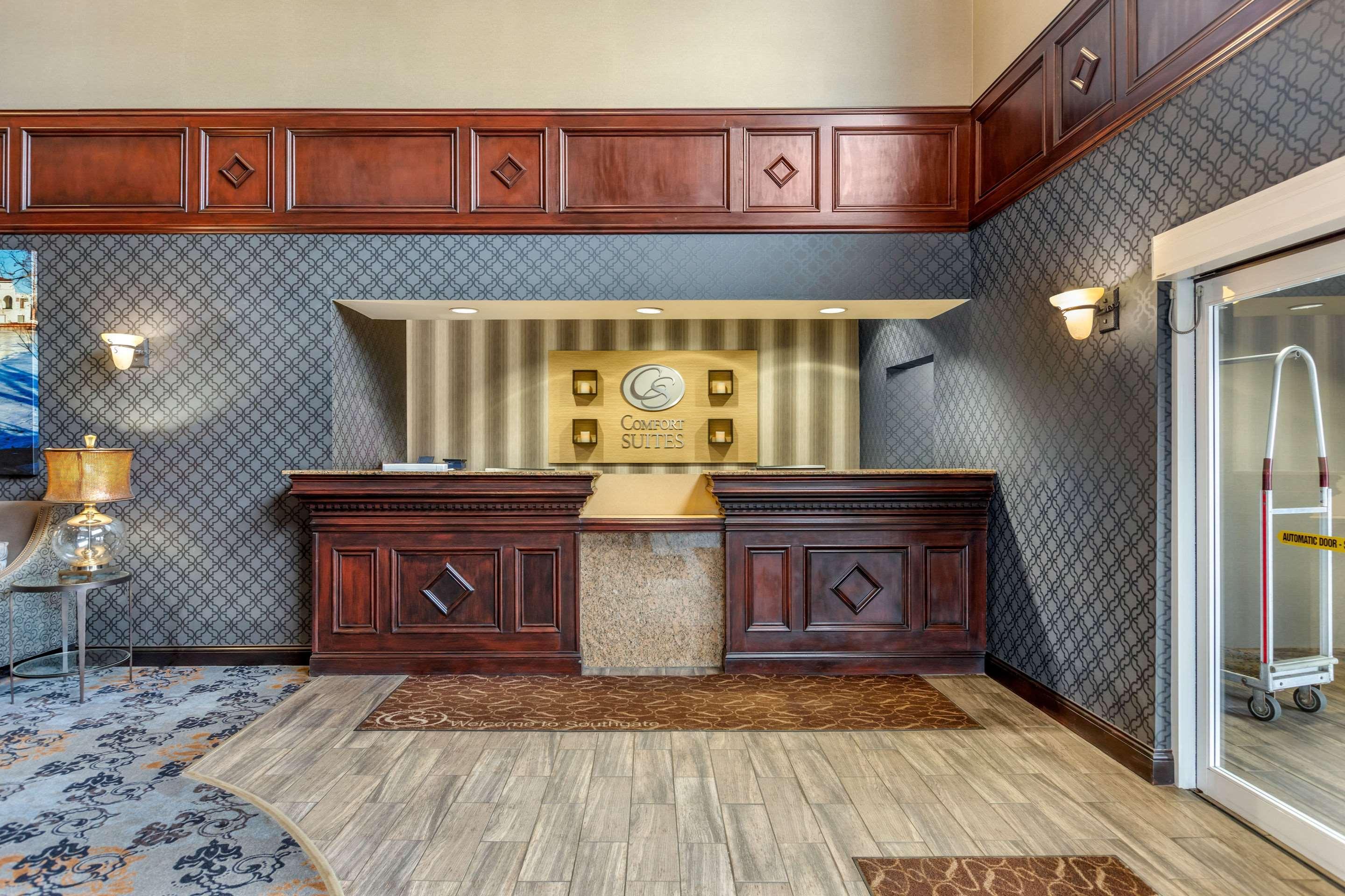 Comfort Suites Southgate-Detroit Esterno foto