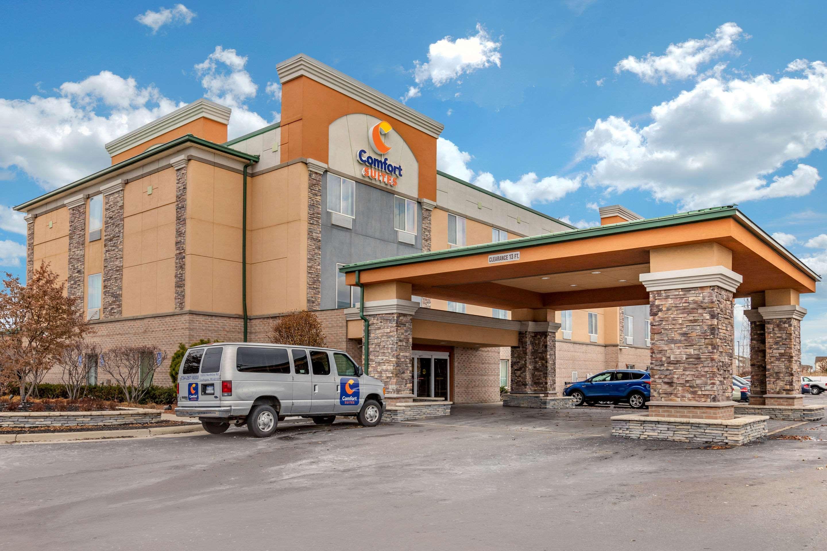 Comfort Suites Southgate-Detroit Esterno foto