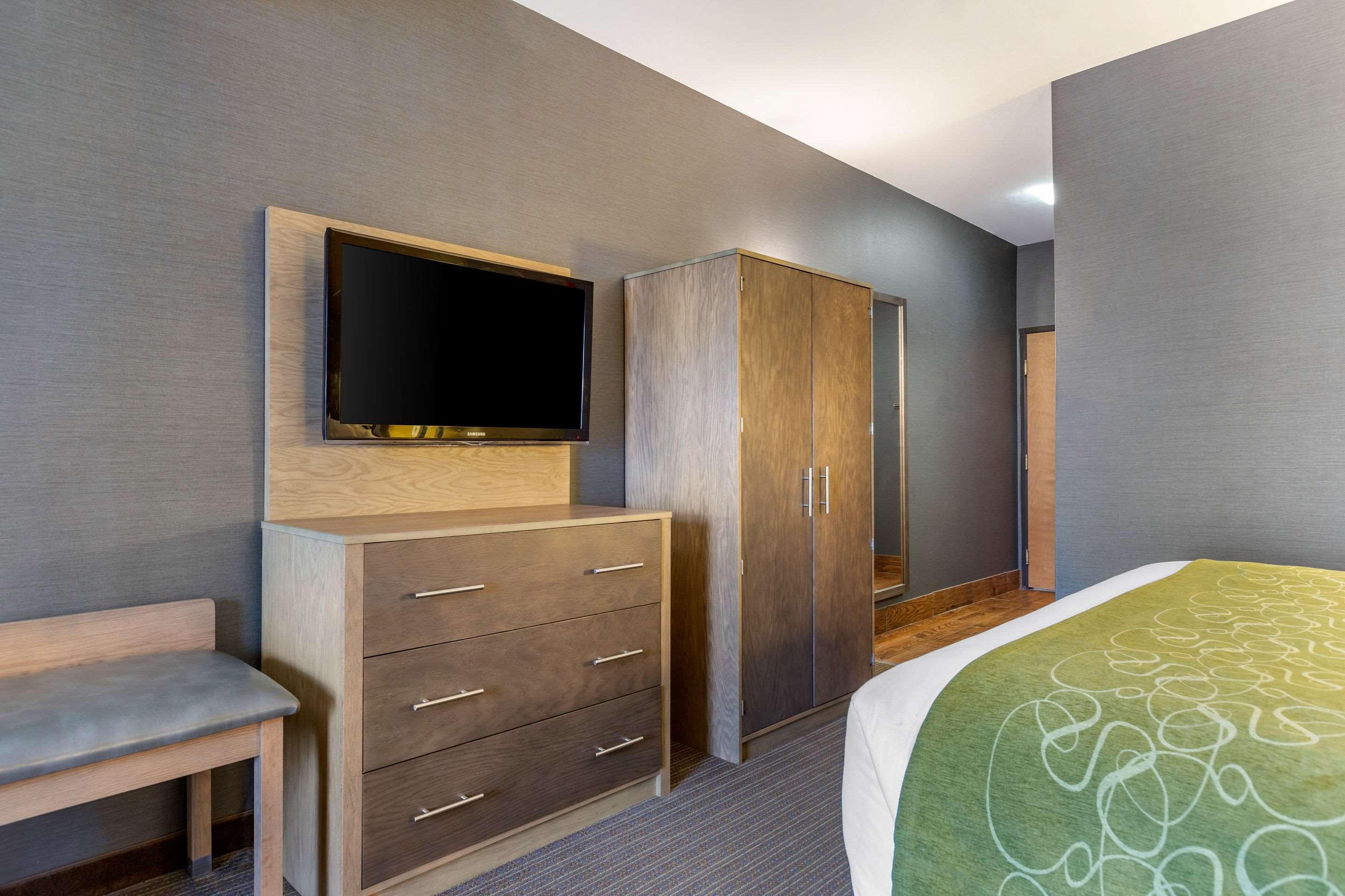 Comfort Suites Southgate-Detroit Esterno foto